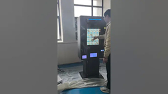 Caso cliente: Vape vending machine pronta per la spedizione negli Stati Uniti con controllo dell'età e lettore di cassa NV22.