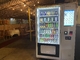 Distributore automatico personalizzato di bevande snack con distributore automatico a spinta diretta per ascensore e vassoio per merci a spirale con sistema intelligente
