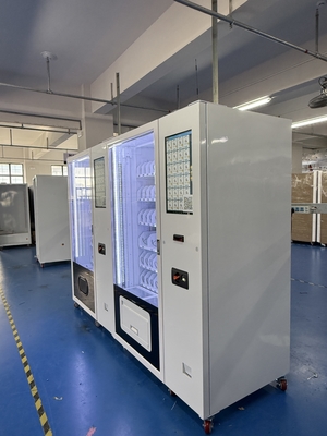 Comodo distributore automatico di surgelati con capacità 350-600 e funzione di sollevamento, misure L166*P71*H217 cm