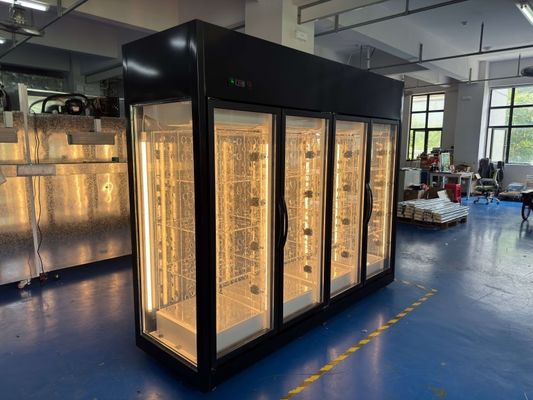 Distributore di fiori intelligente con posizioni ad alto traffico, molteplici opzioni di pagamento e interfaccia intuitiva